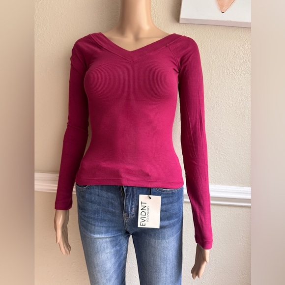 BDG Tops - BDG LONG SLEEVE  TOP SMALL NWOT